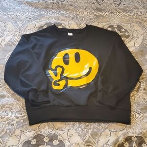 💕 Size 9Y 💕 Black Smiley Face Sweater